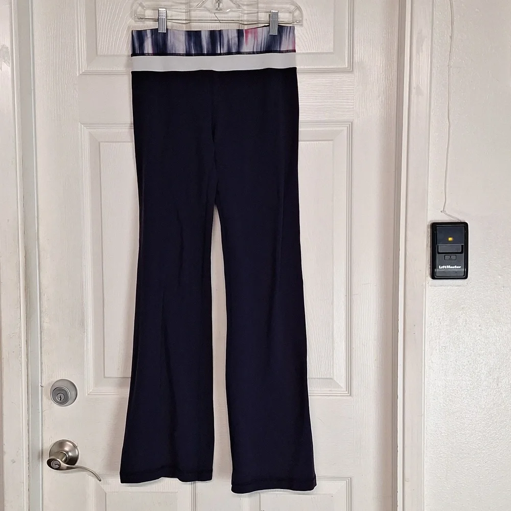 Lululemon Navy flare leggings Women 6